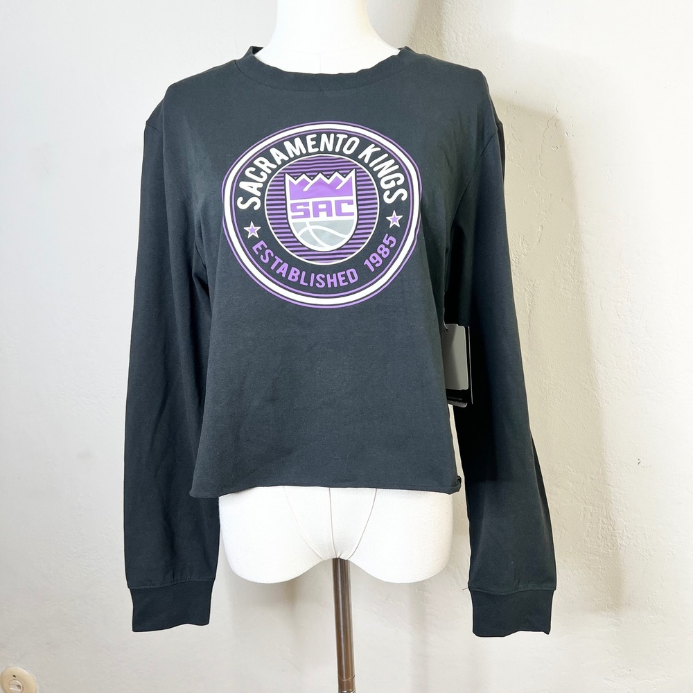 Sacramento Kings New Era Long Sleeve Cropped Graphic Tee Women Size M Black NEW